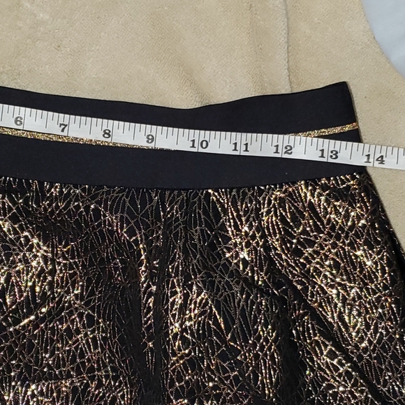 Vince Camuto Black and Gold elastic waist size 2 - Picture 4 of 6